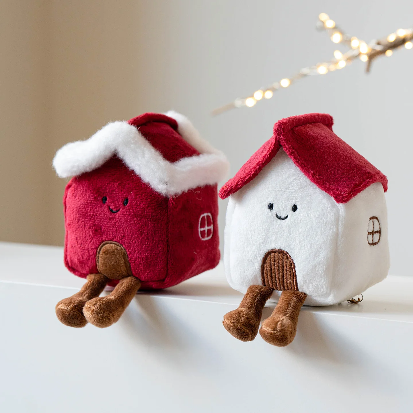 Peluche décorative de Noël à jambes pendantes – Personnage fantaisie à suspendre ou à asseoir – Image 3