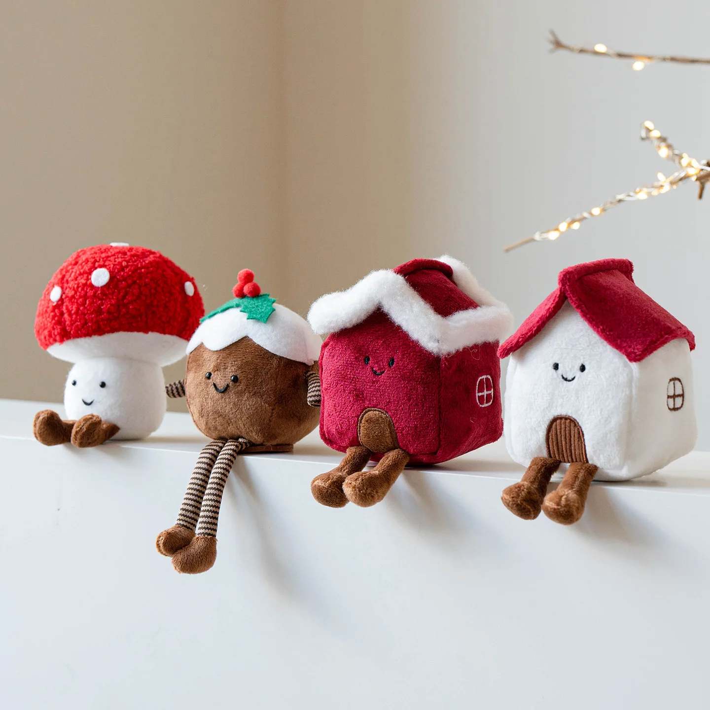 Peluche décorative de Noël à jambes pendantes – Personnage fantaisie à suspendre ou à asseoir – Image 2